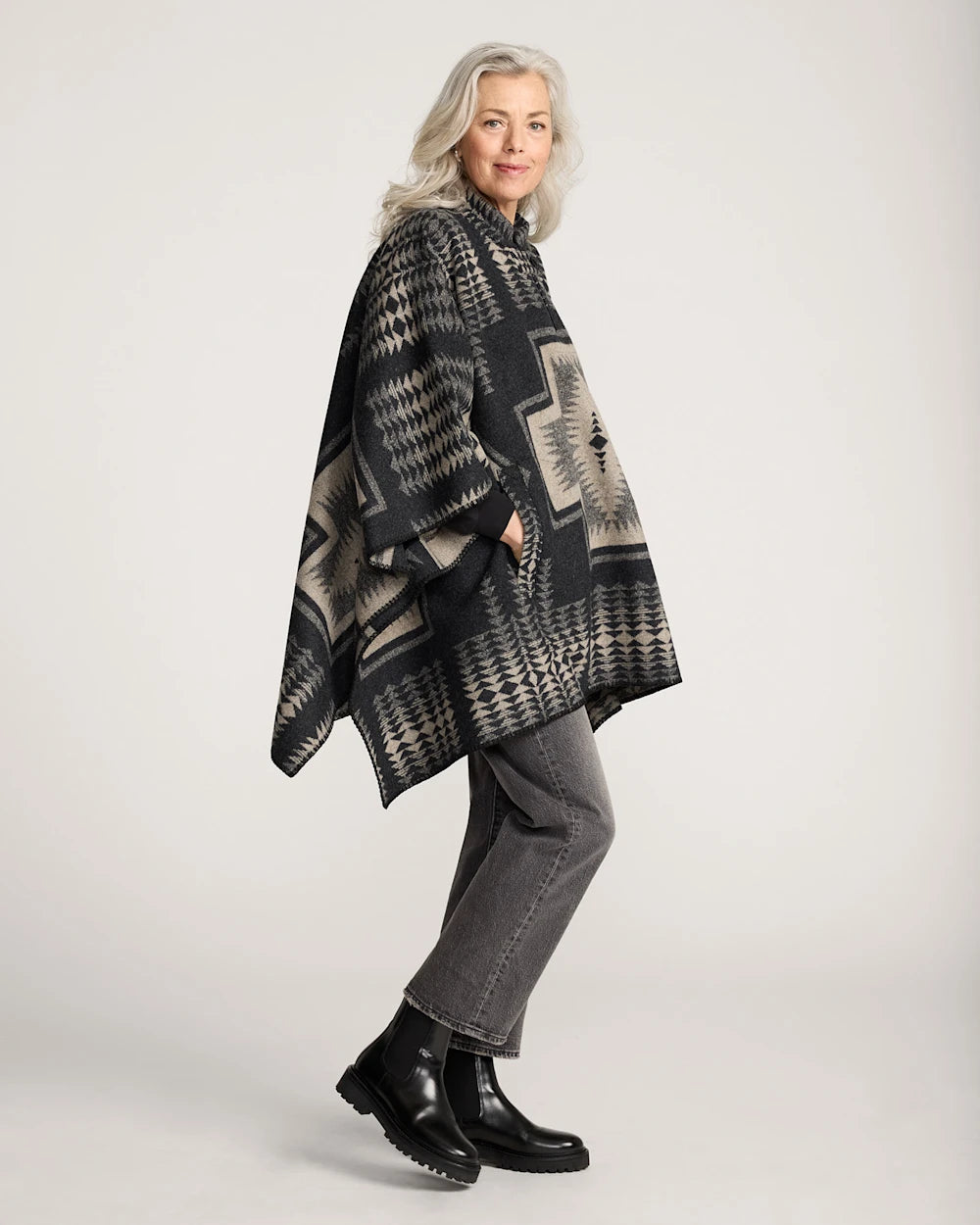 Pendleton Poncho in Harding Black and Tan