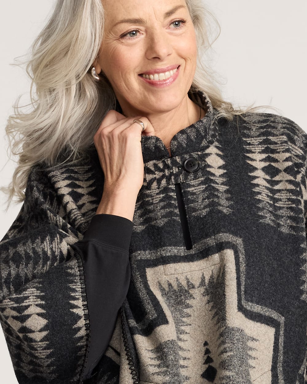 Pendleton Poncho in Harding Black and Tan