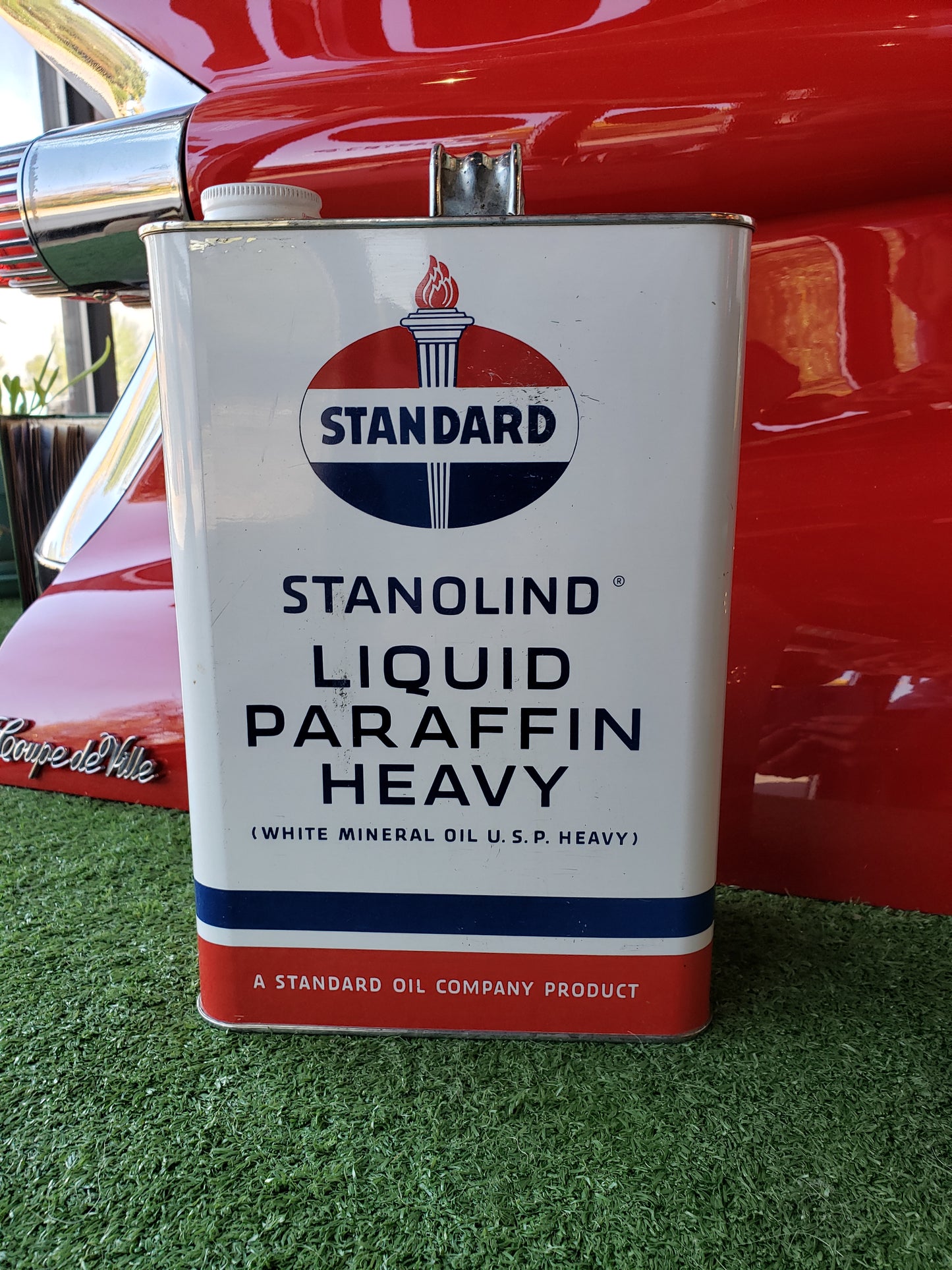 Standard Stanolind gallon can