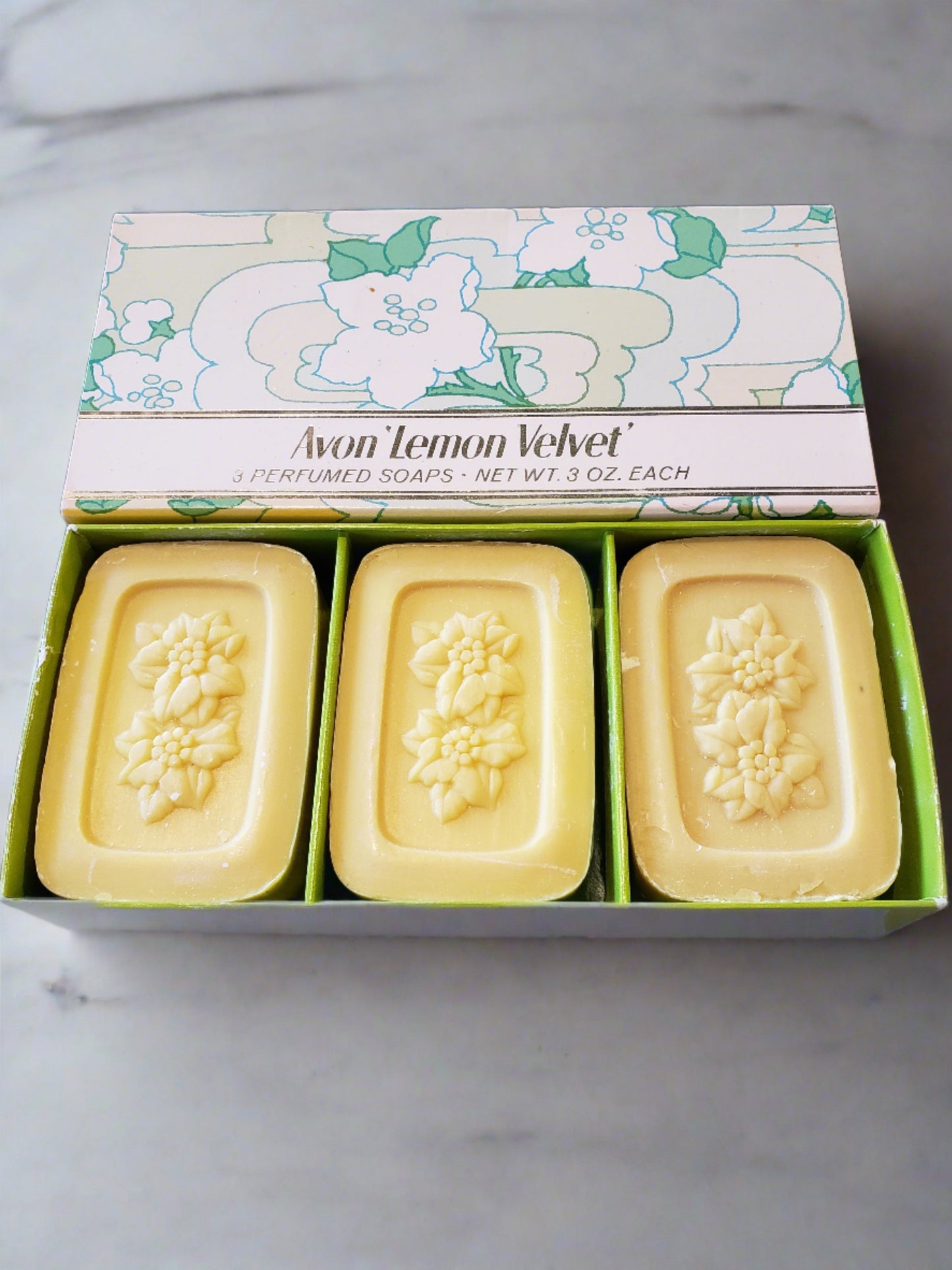 AVON Lemon Velvet hostess soap set