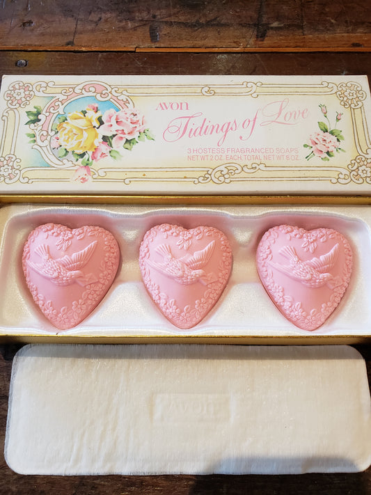 AVON heart shaped soap set