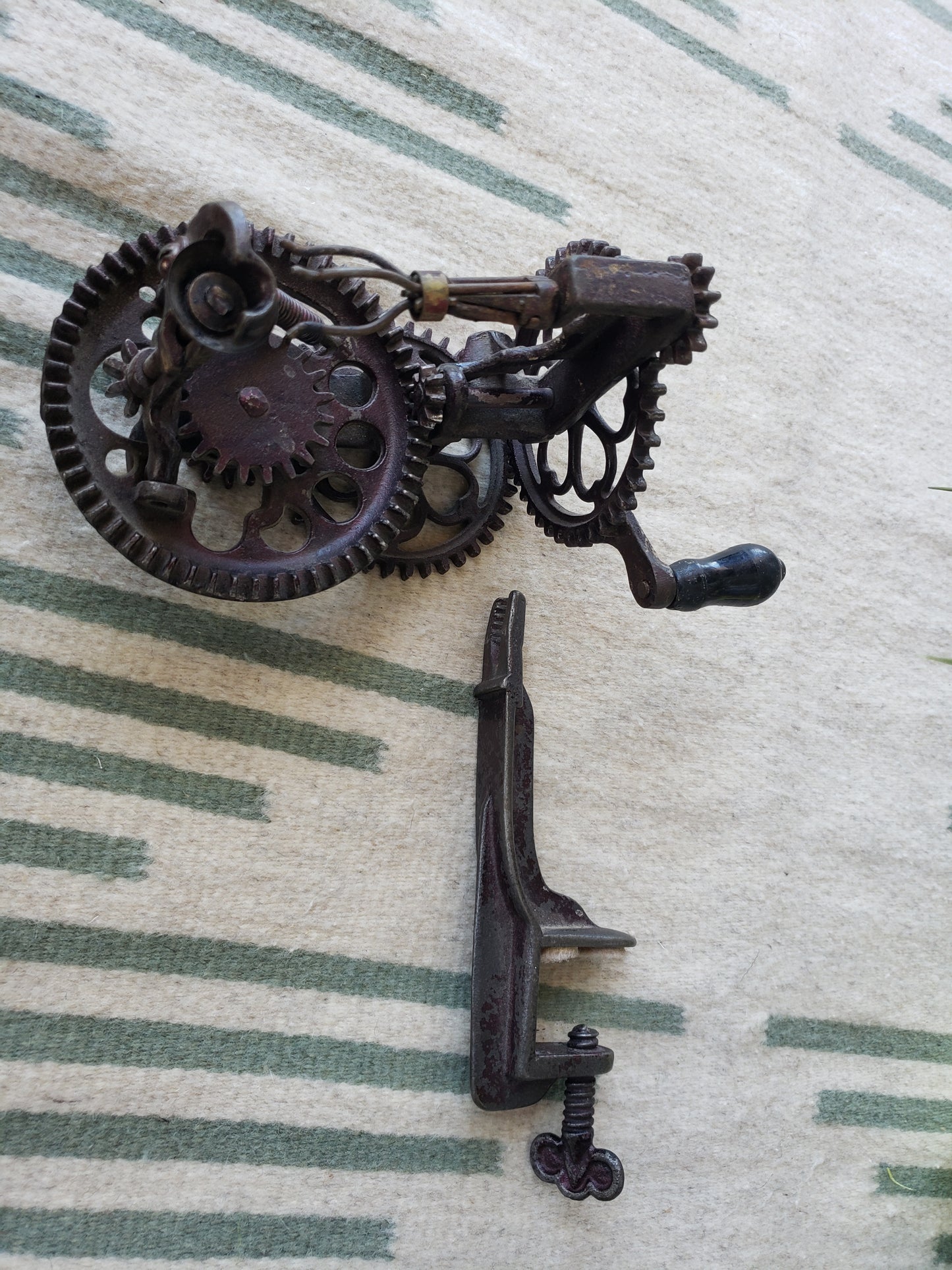 Vintage metal apple peeler