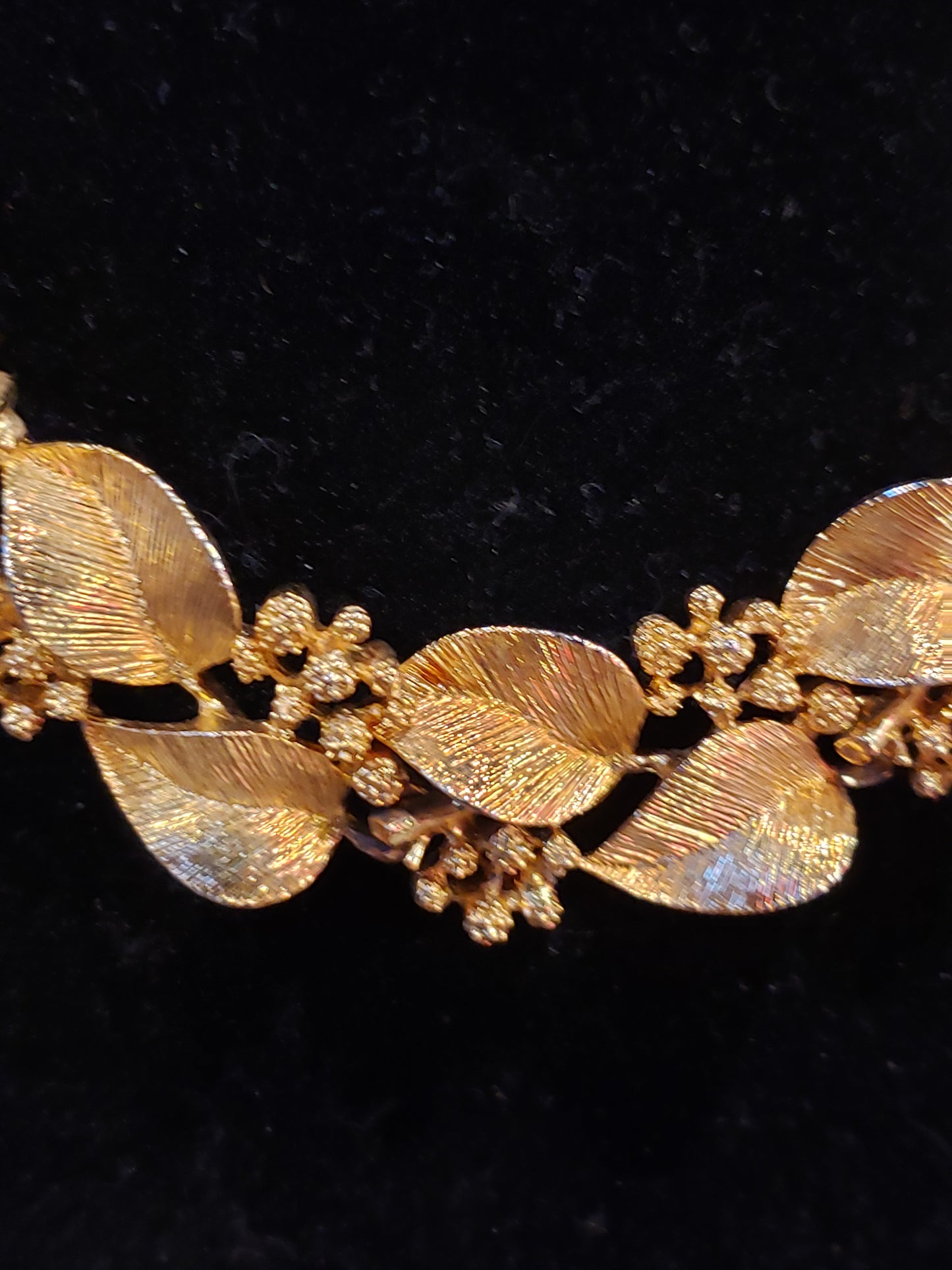 NAPIER Leaves and Berries goldtone necklace