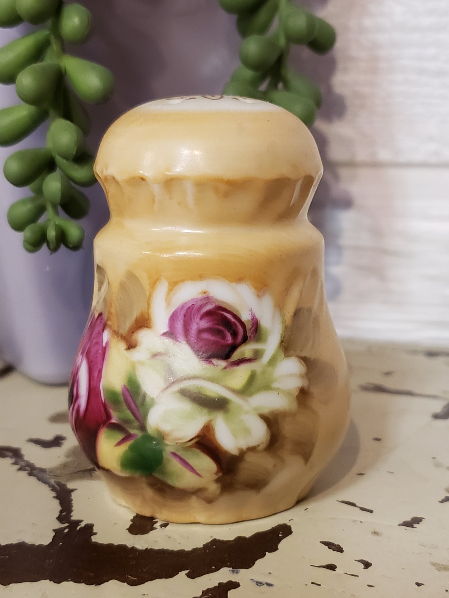 LEFTON Floral shaker