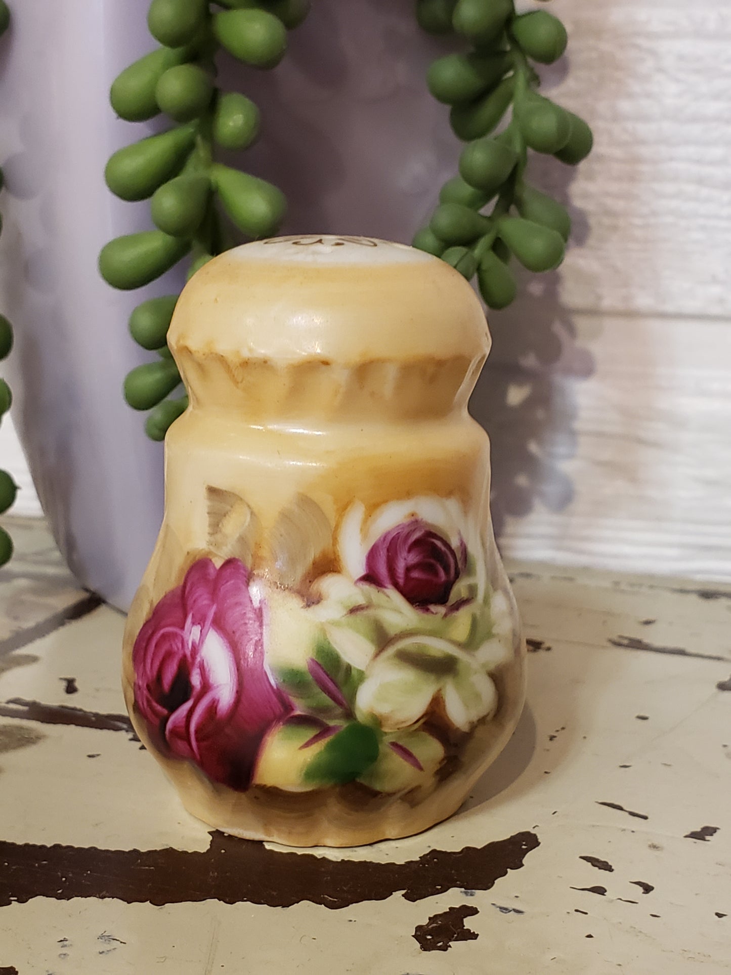 LEFTON Floral shaker