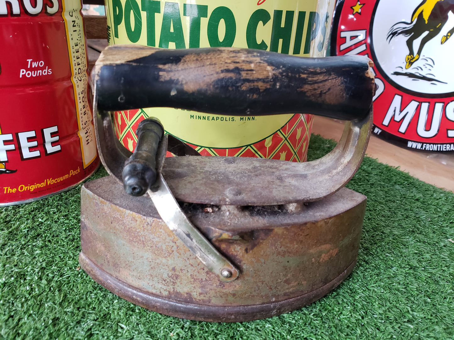 Sad Iron with Detachable Handle