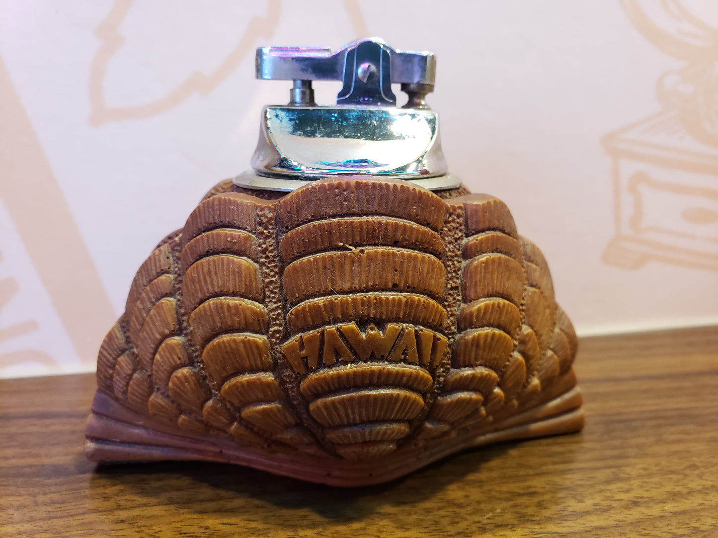 HAWAII Souvenir resin shell table lighter