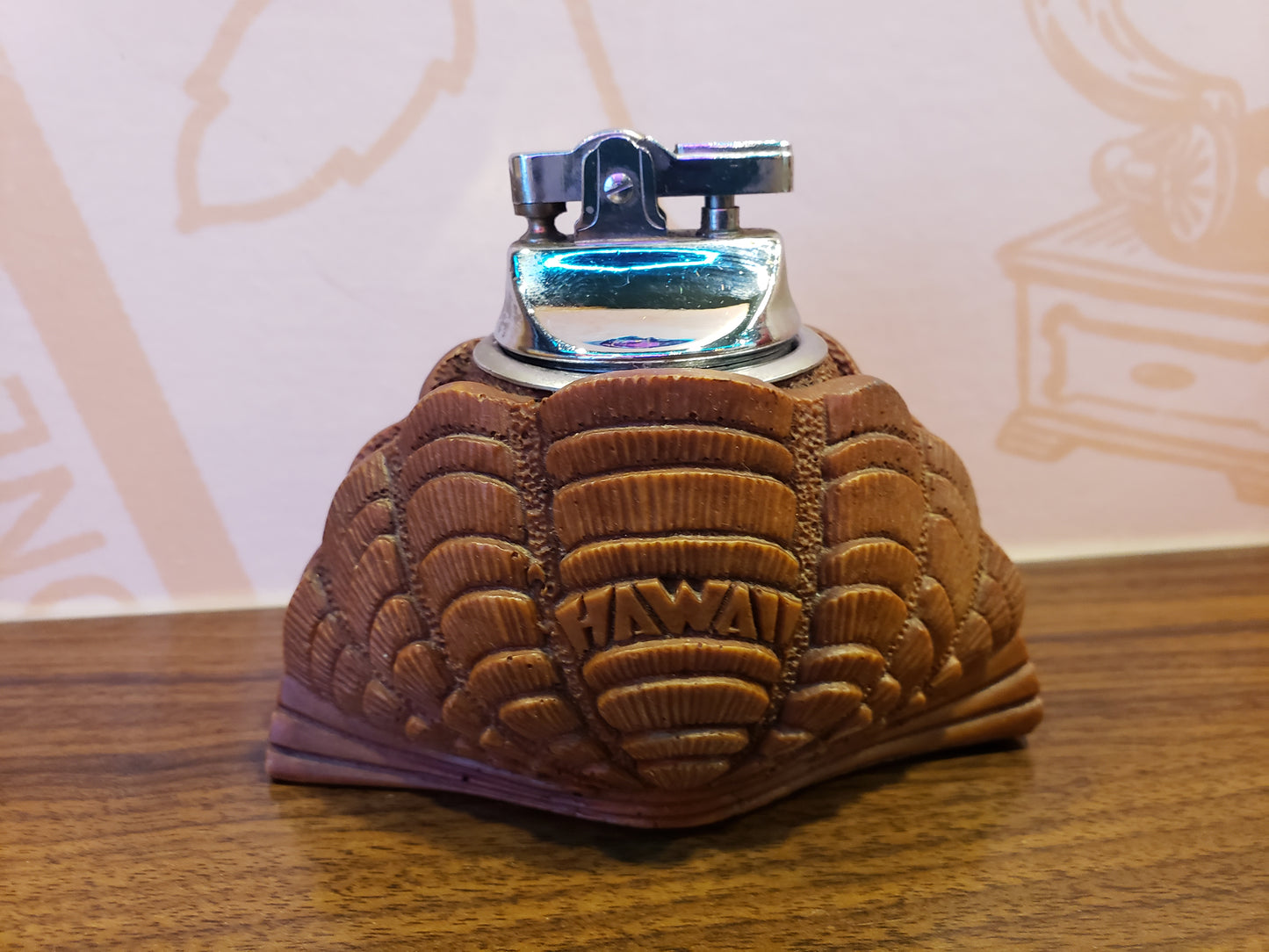 HAWAII Souvenir resin shell table lighter