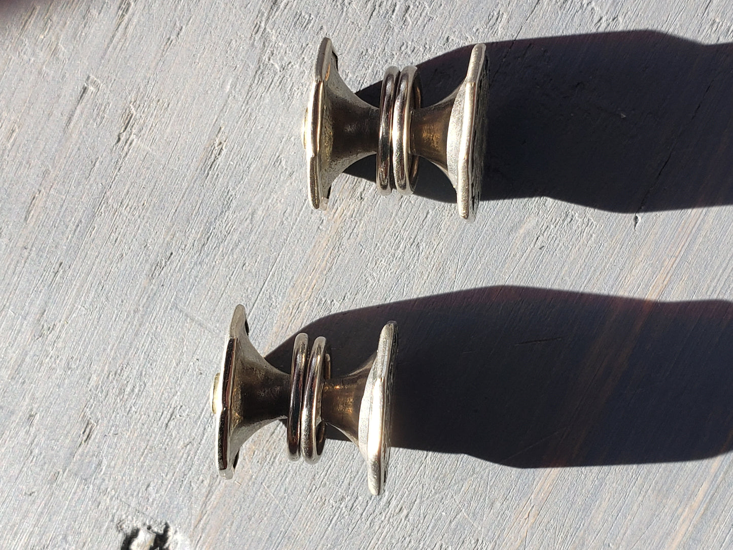 1920s SIlver and blue enamel snap cuff link set