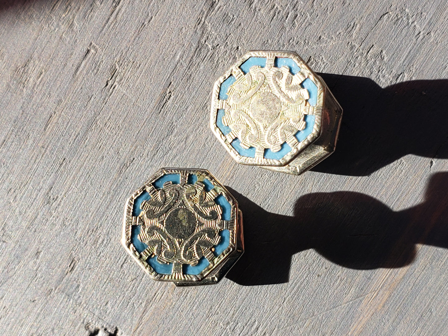 1920s SIlver and blue enamel snap cuff link set