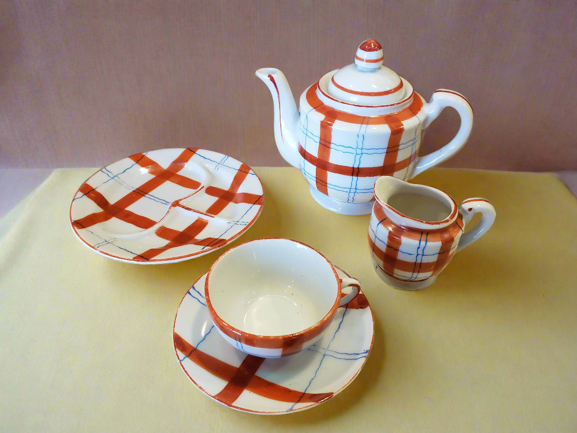 White plaid mini tea for one (Japan)