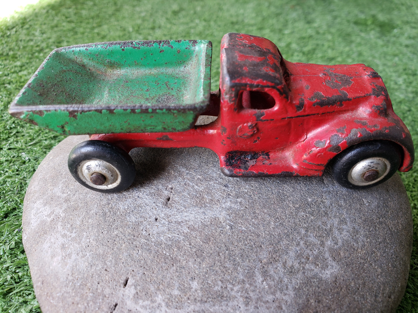 1930's Arcade Toys cast iron Dump Truck