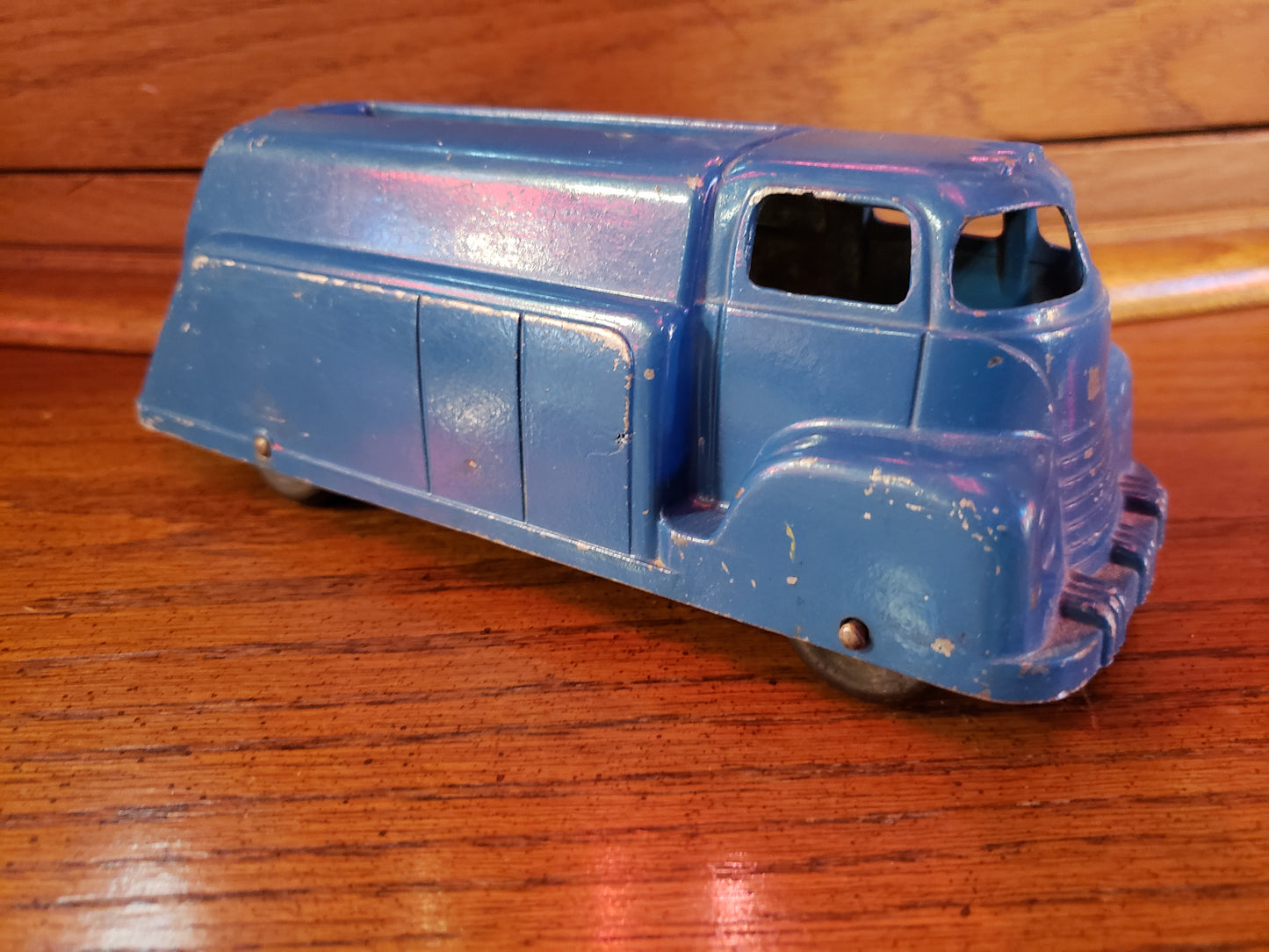 SLIK-TOYS blue metal gasoline truck