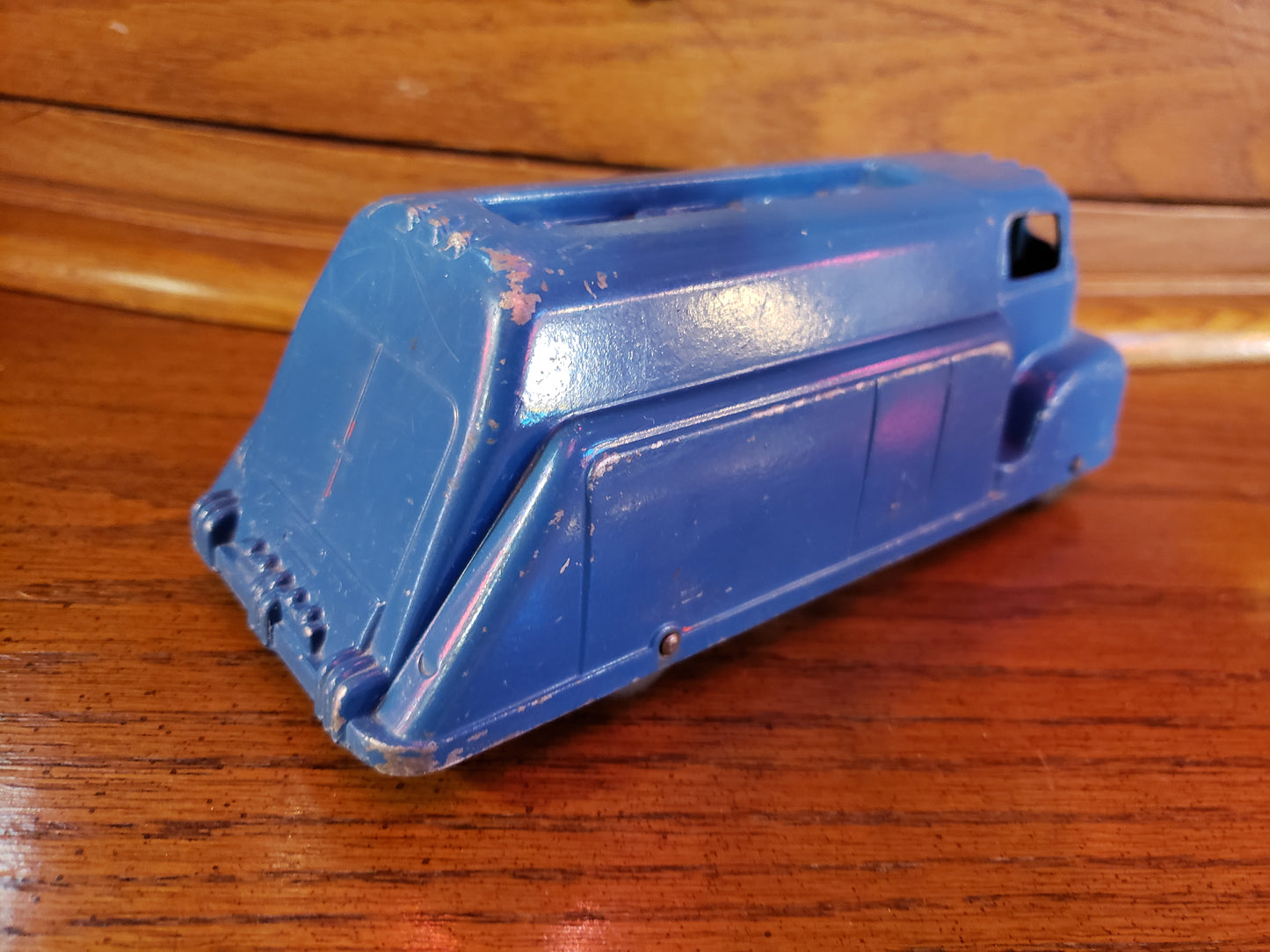 SLIK-TOYS blue metal gasoline truck