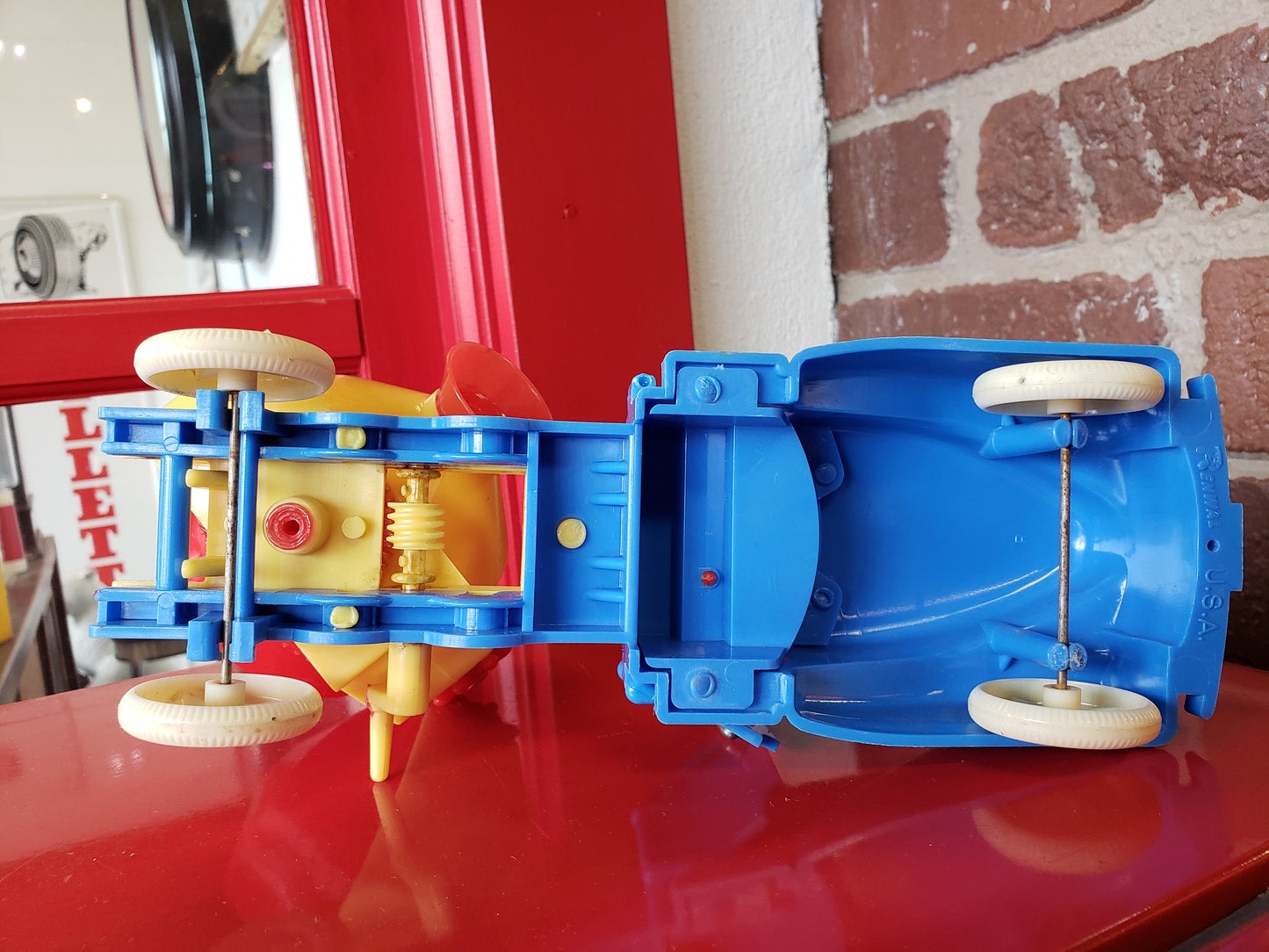 Renwal Cement Mixer truck (missing a door)