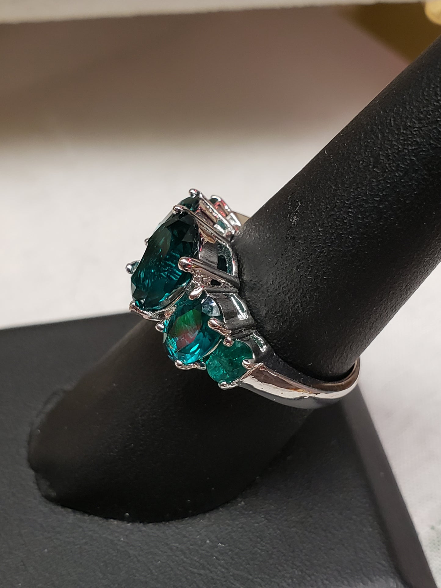.925 Sterling ring teal stones size 7.5