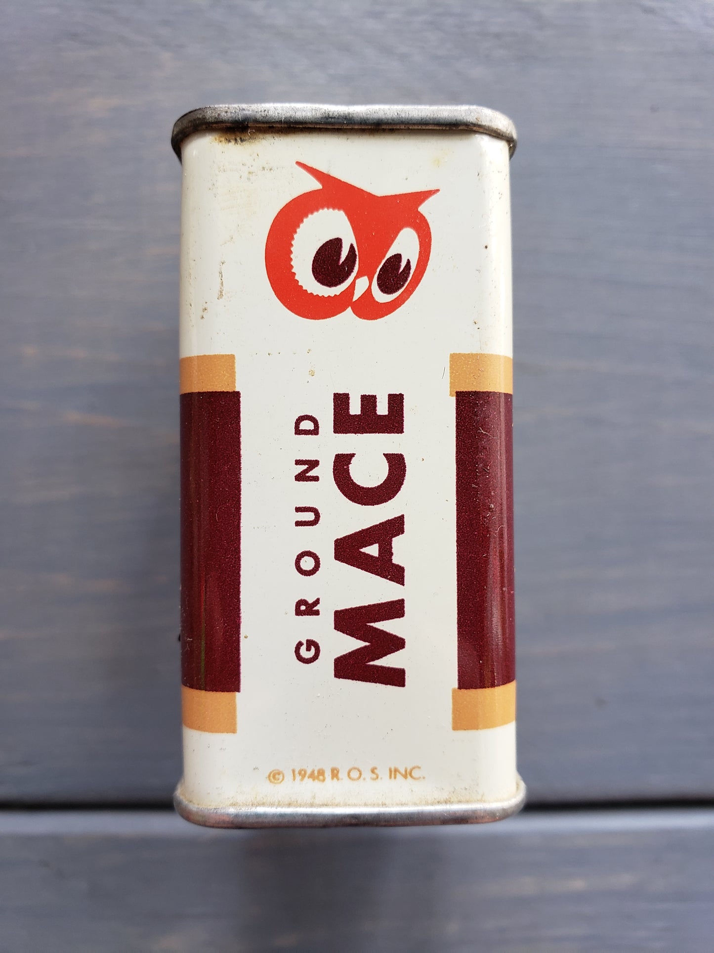 Red Owl (1948) 1.5 ounce MACE tin