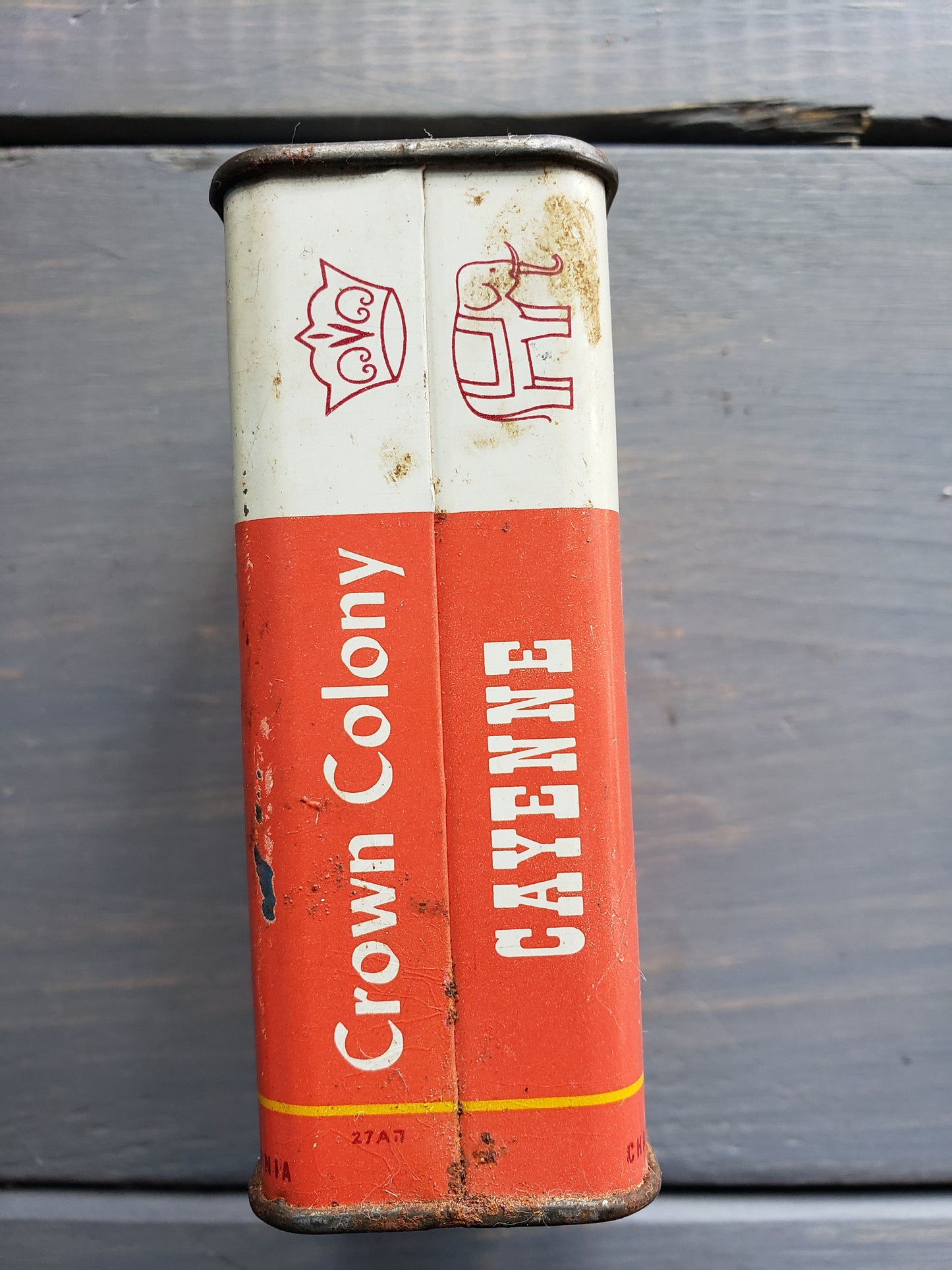Crown Colony Cayenne spice tin