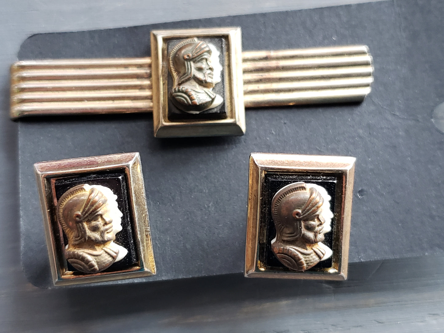 Vintage double silhouette cuff link tie bar set