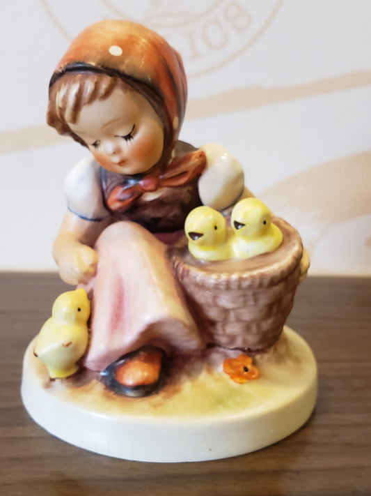 Hummel Girl With Chicks