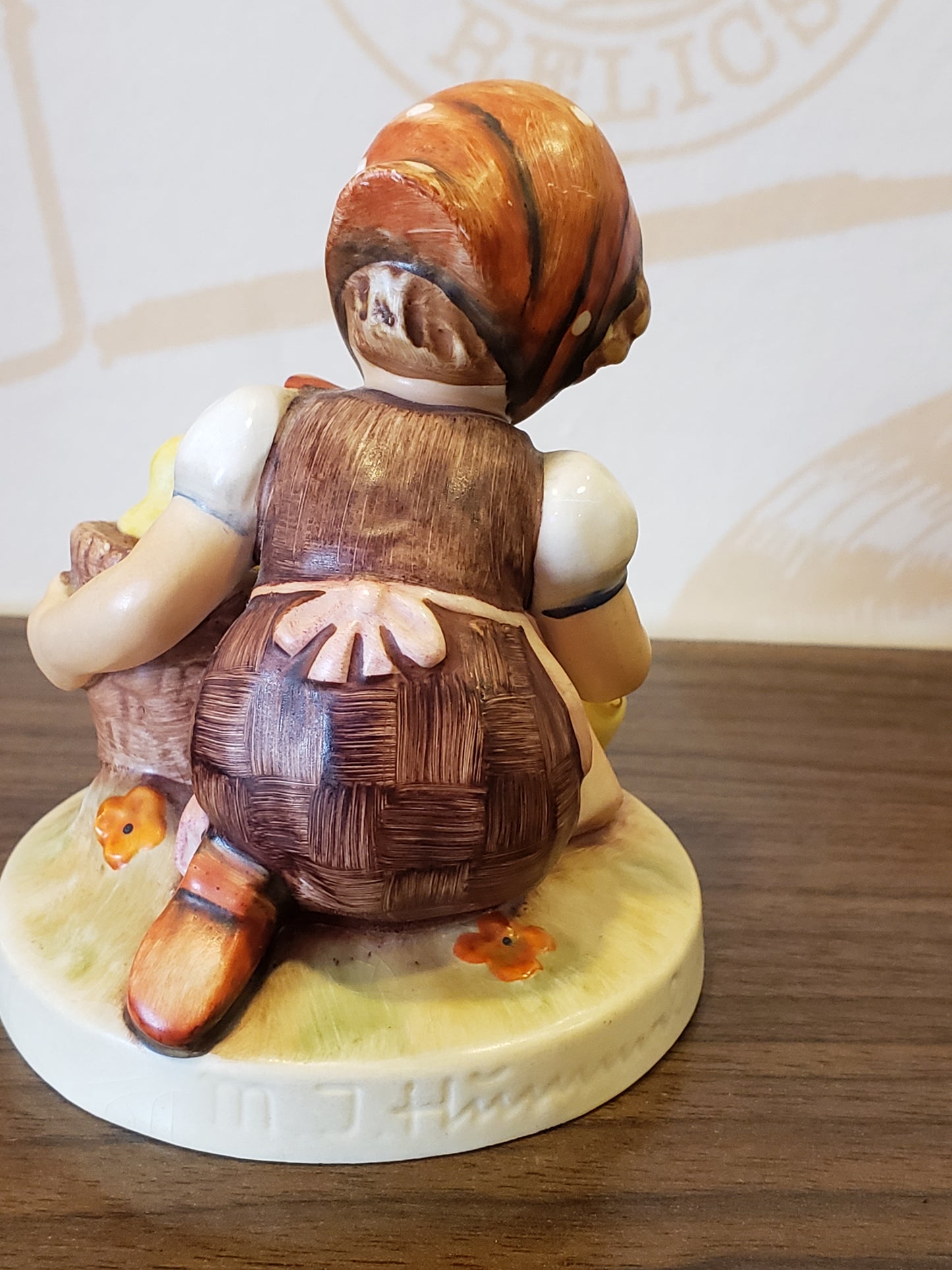 Hummel Girl With Chicks