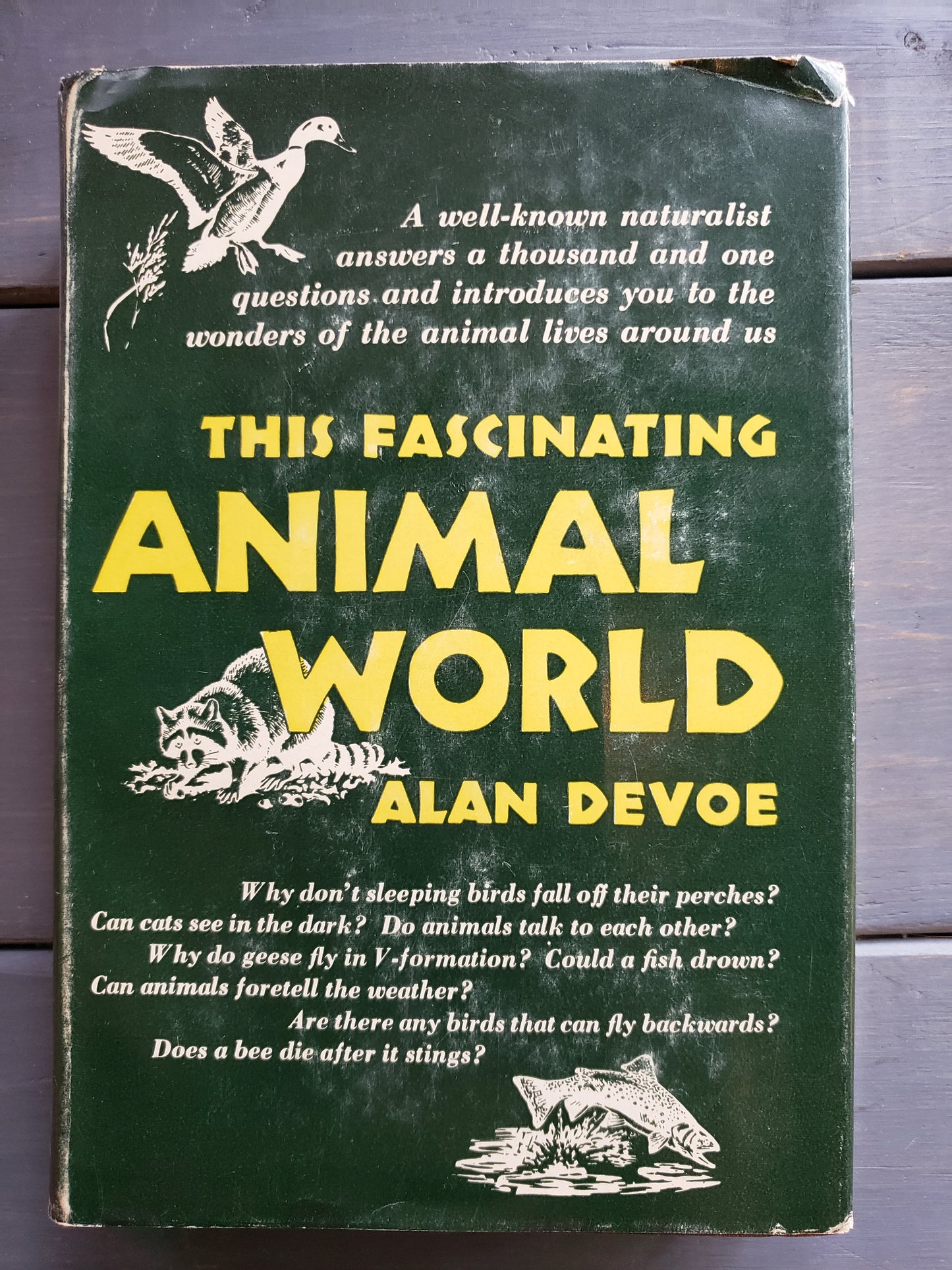 This Fascinating Animal World by Alan DeVoe (1959)