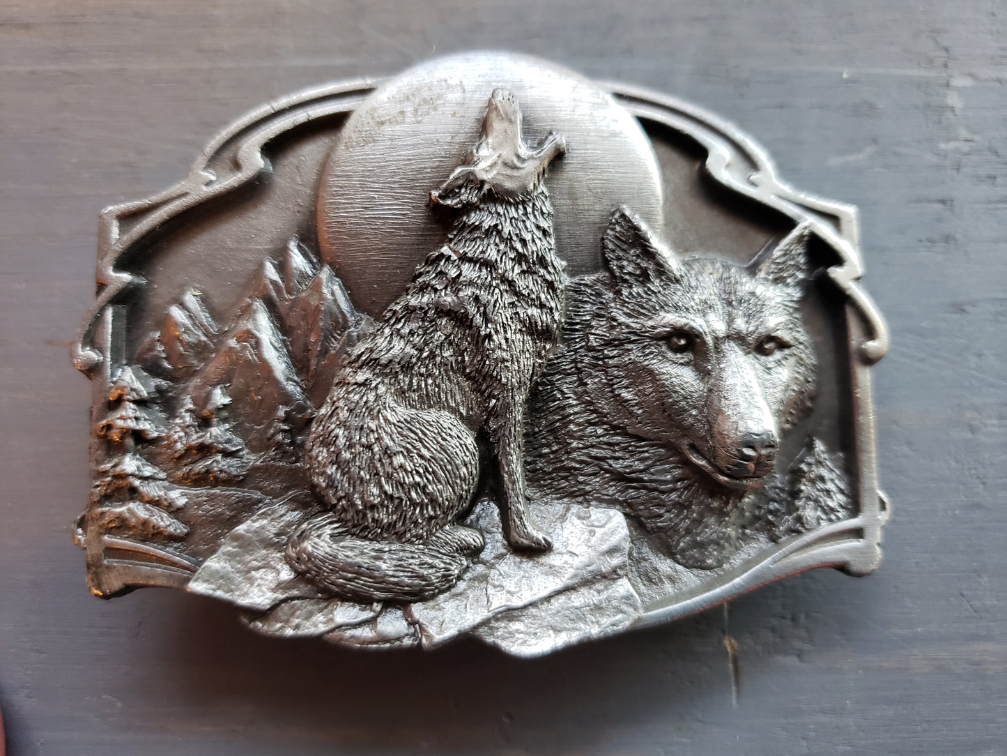 Pewter multi dimensional Wolf Belt Buckle
