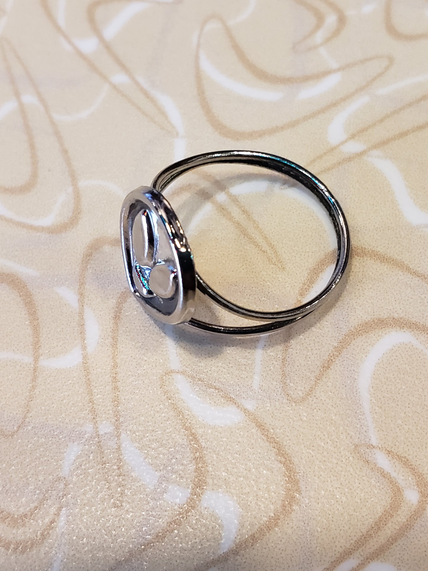 Sterling alien ring size 6