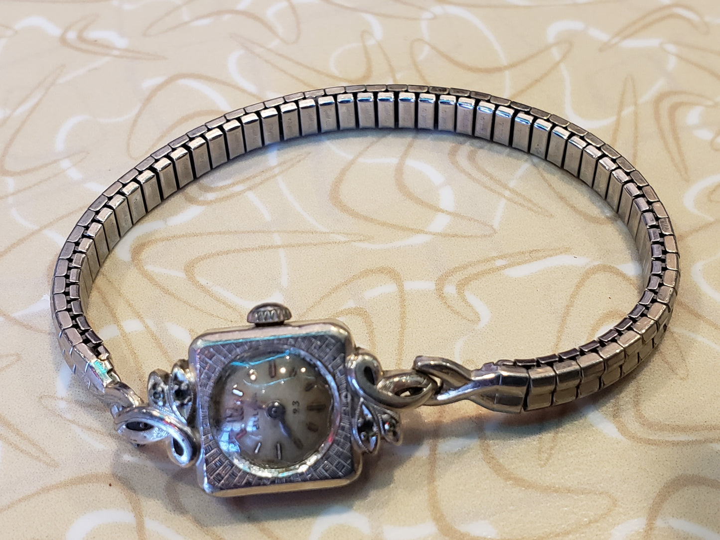 Vintage Bulova 23 Ladies wrist watch WORKS