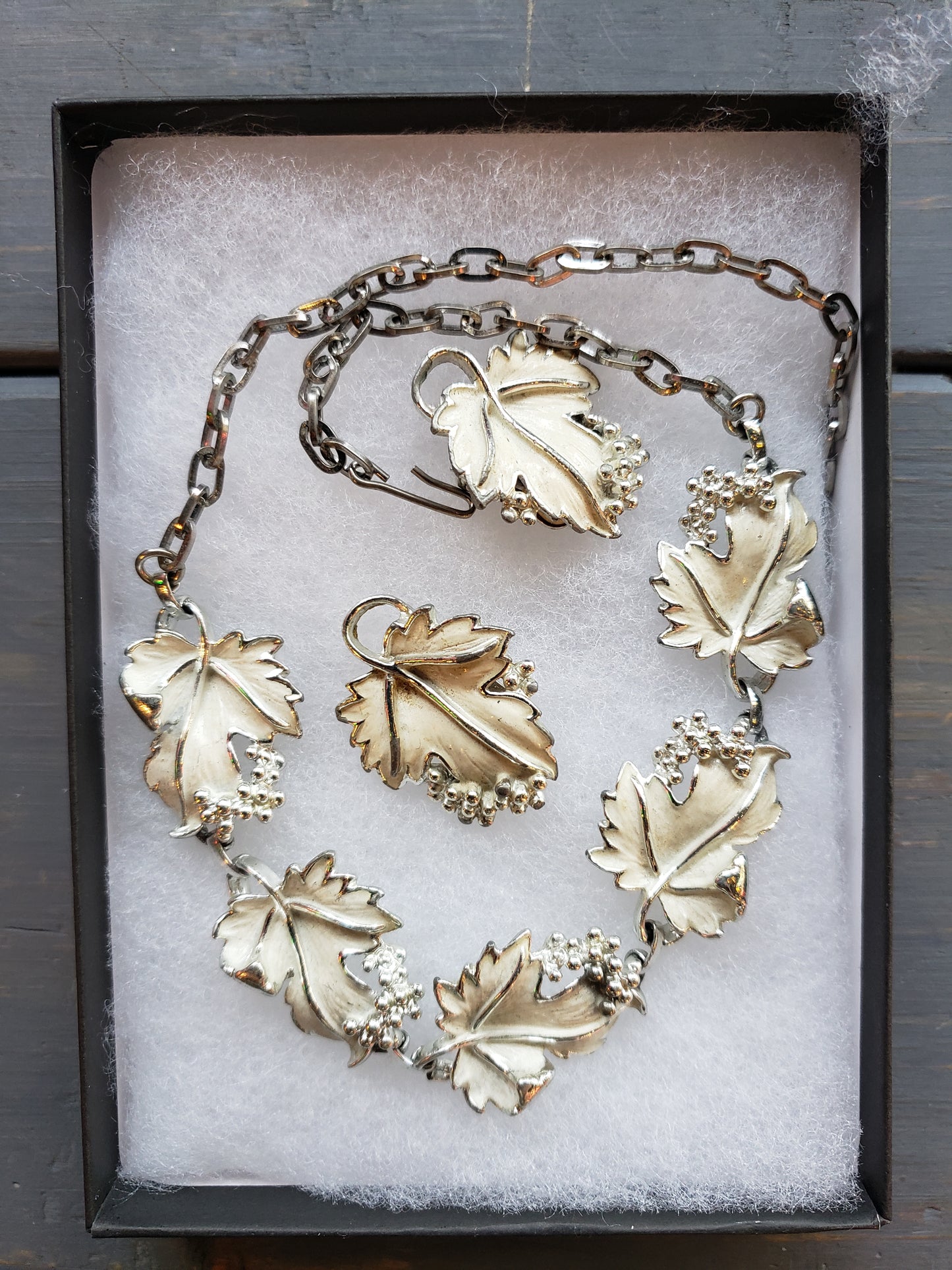 Sarah Coventry White Leaf Necklace and Clip on Earring Set