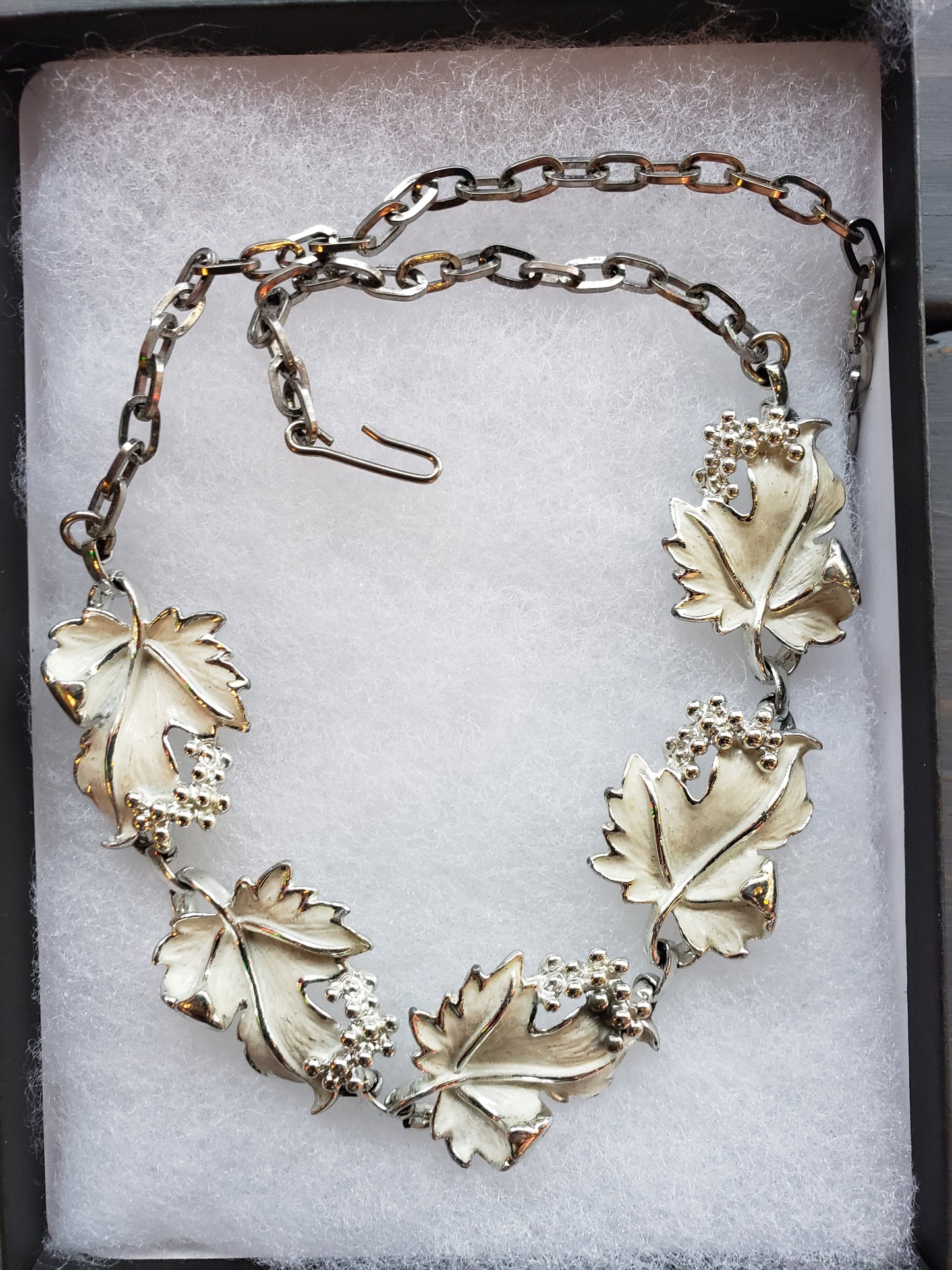 Sarah Coventry White Leaf Necklace and Clip on Earring Set