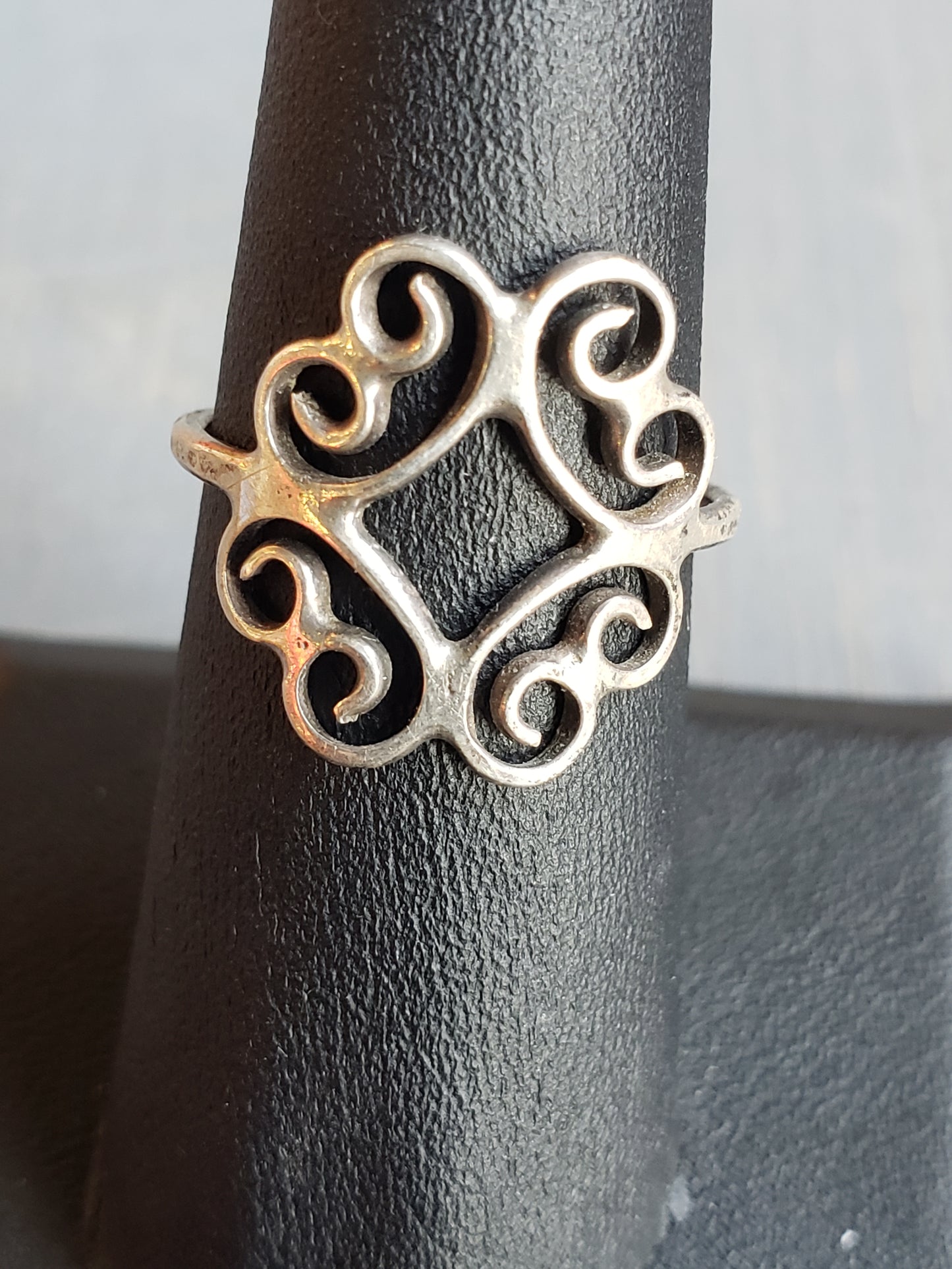 Size 7 sterling curlique ring