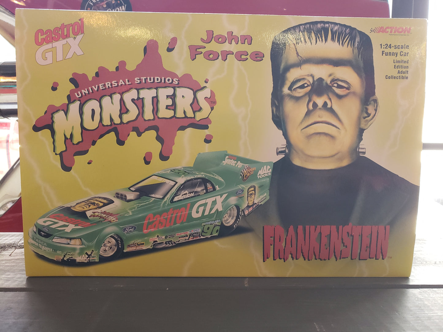 John Force MONSTERS 1:24 scale funny car