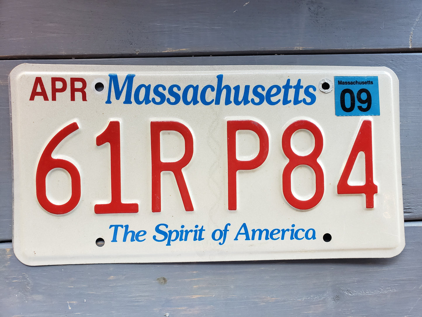 2009 Massachusetts expired license plate 61RP84