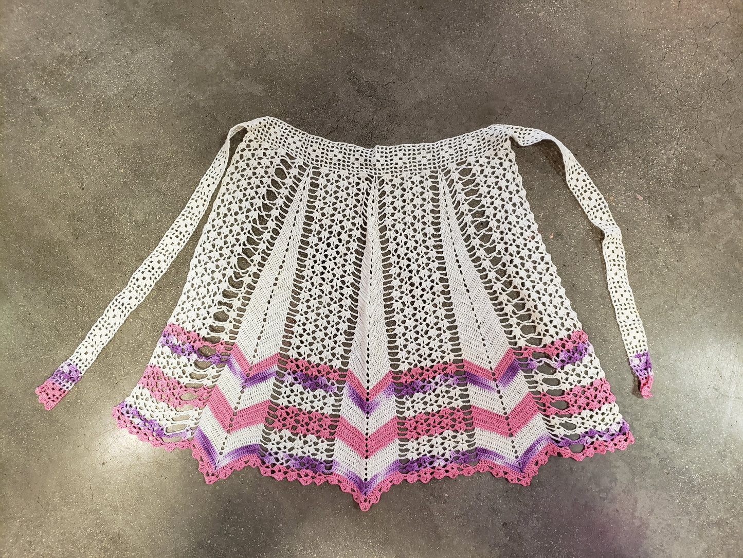 Crochet Vintage Apron in White Pink Purple