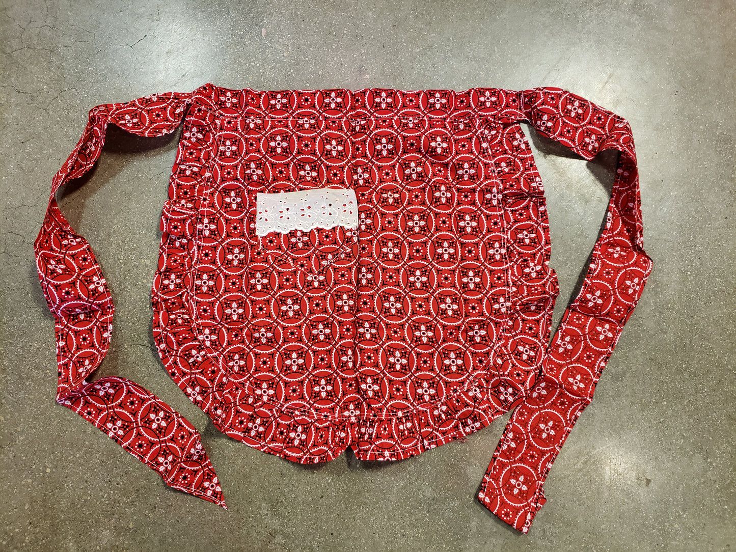 Bandanna print vintage apron with pocket