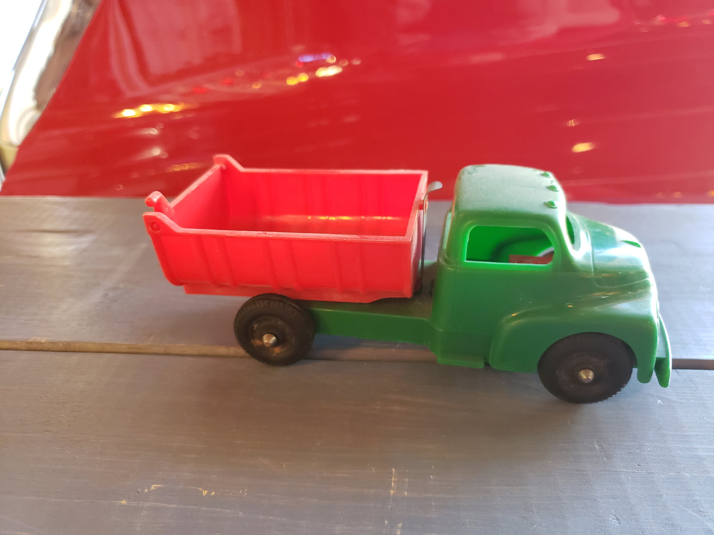 Hubley kiddie toy plastic lever action dump truck