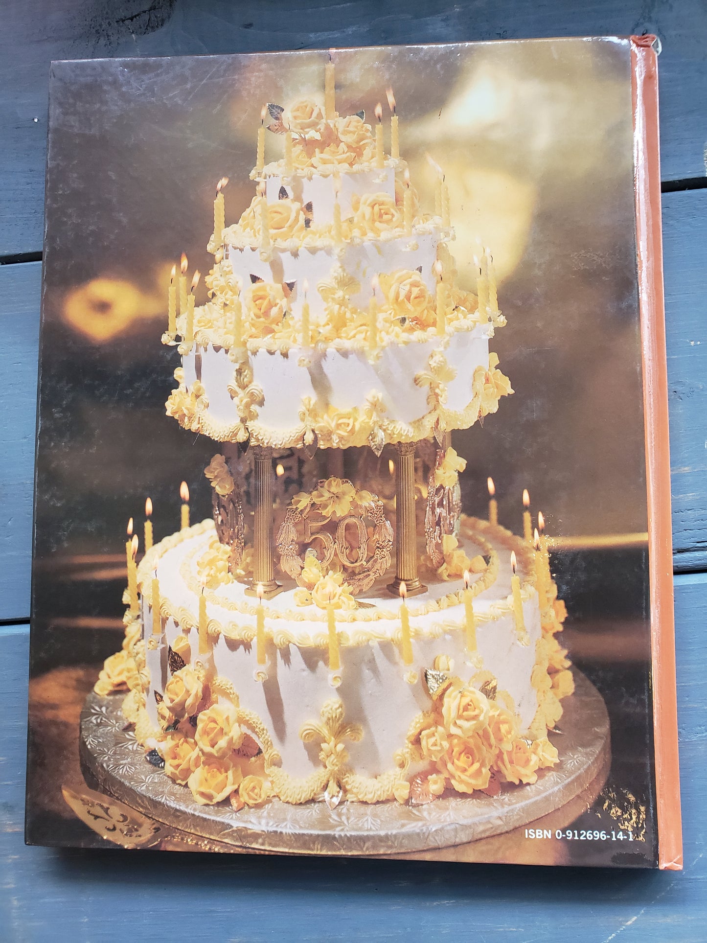 Celebrate! V by Wilton cake decorating book (1978)
