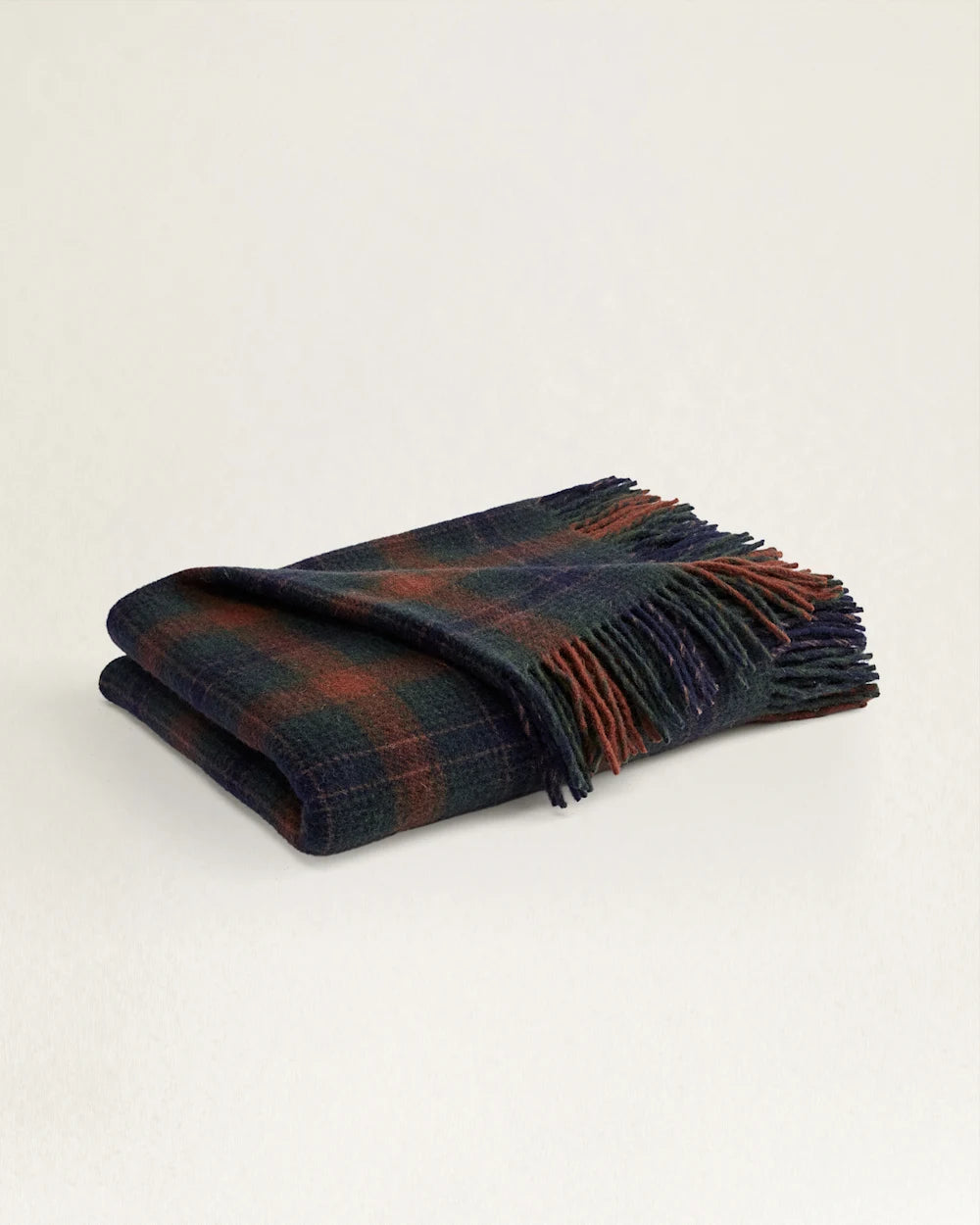 PENDLETON MOTOR ROBE THROW WITH LEATHER CARRIER- JACKSONVILLE PLAID