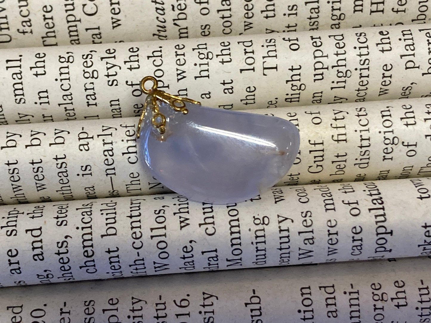 Rose Quartz Agate (lavender color)Pendant