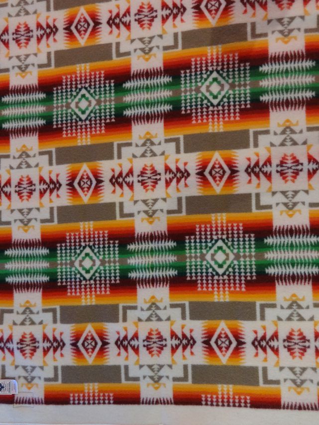 Pendleton Chief Joseph Jacquard Muchacho Crib Blanket in Ivory