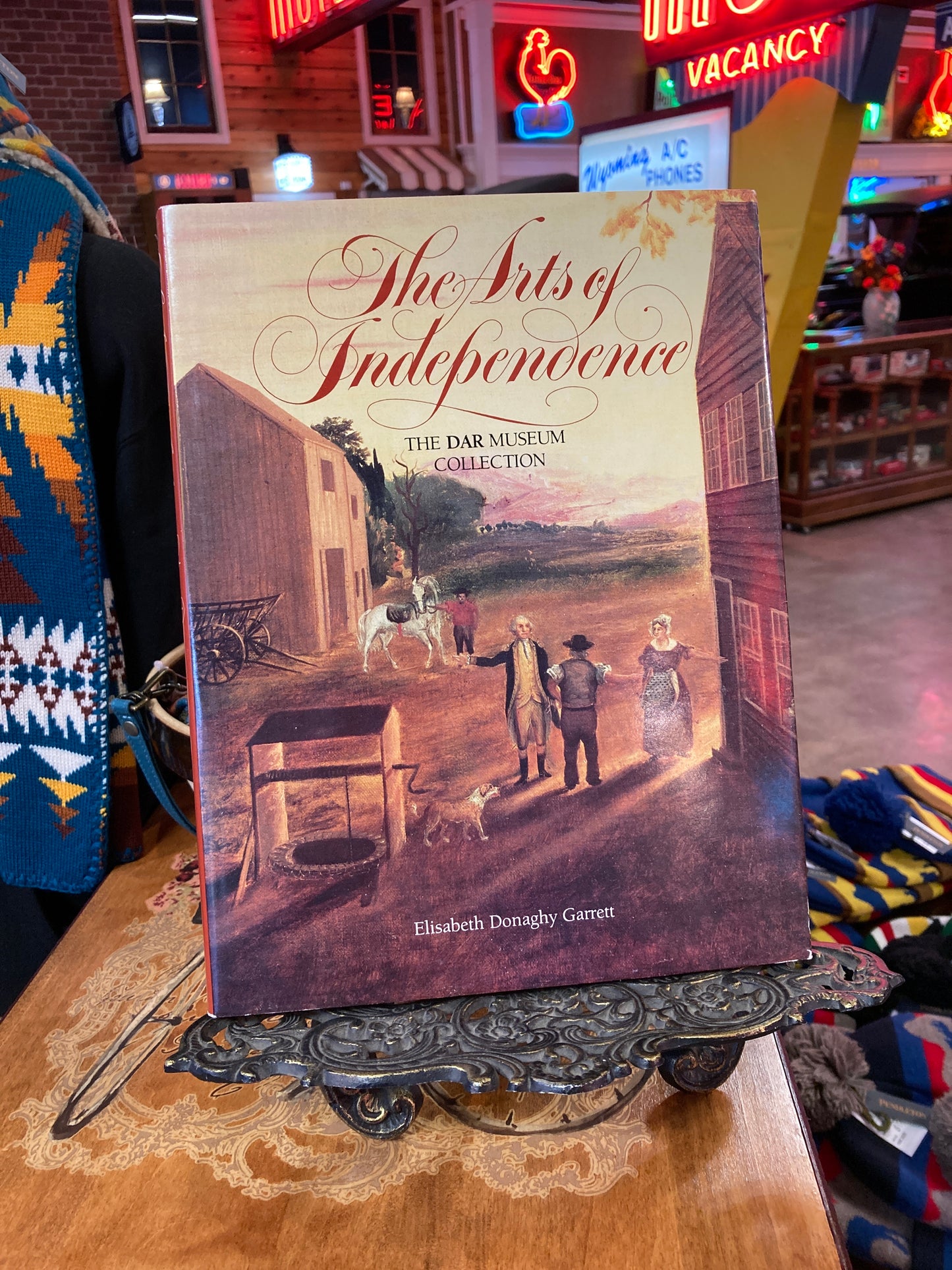 The Arts of Independence The Dar Museum Collection By Elisabeth Donaghy Garrett 1985