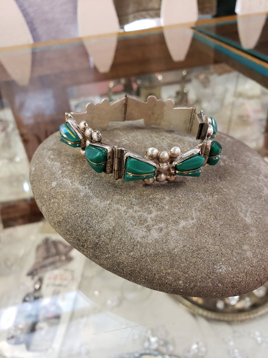 Vintage silver and green stone bow design bracelet