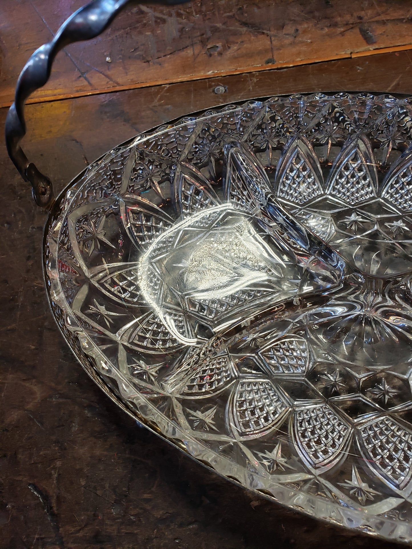 Glass divided bowl in silver carrier