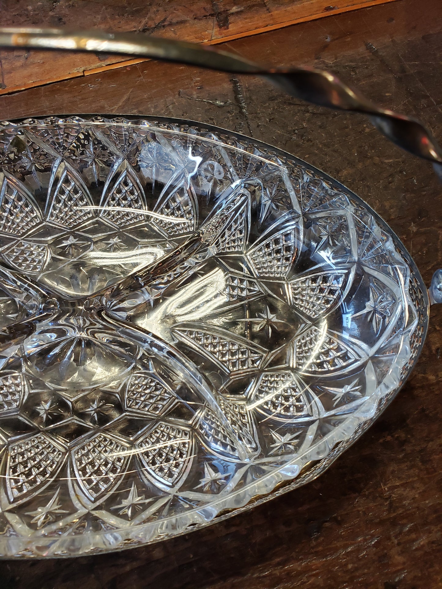 Glass divided bowl in silver carrier