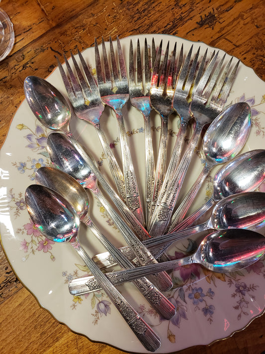 14 piece WM A Rogers AI Oneida Ltd Fork & Spoon set