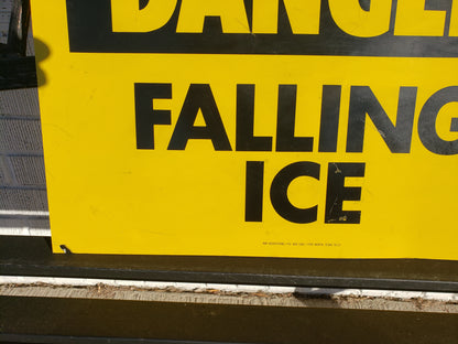 DANGER FALLING ICE sign