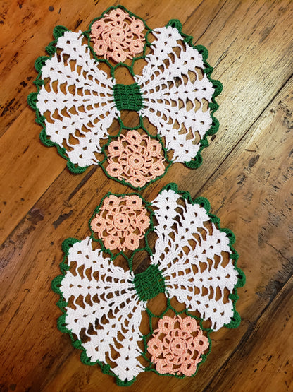 Set of two vintage doilies