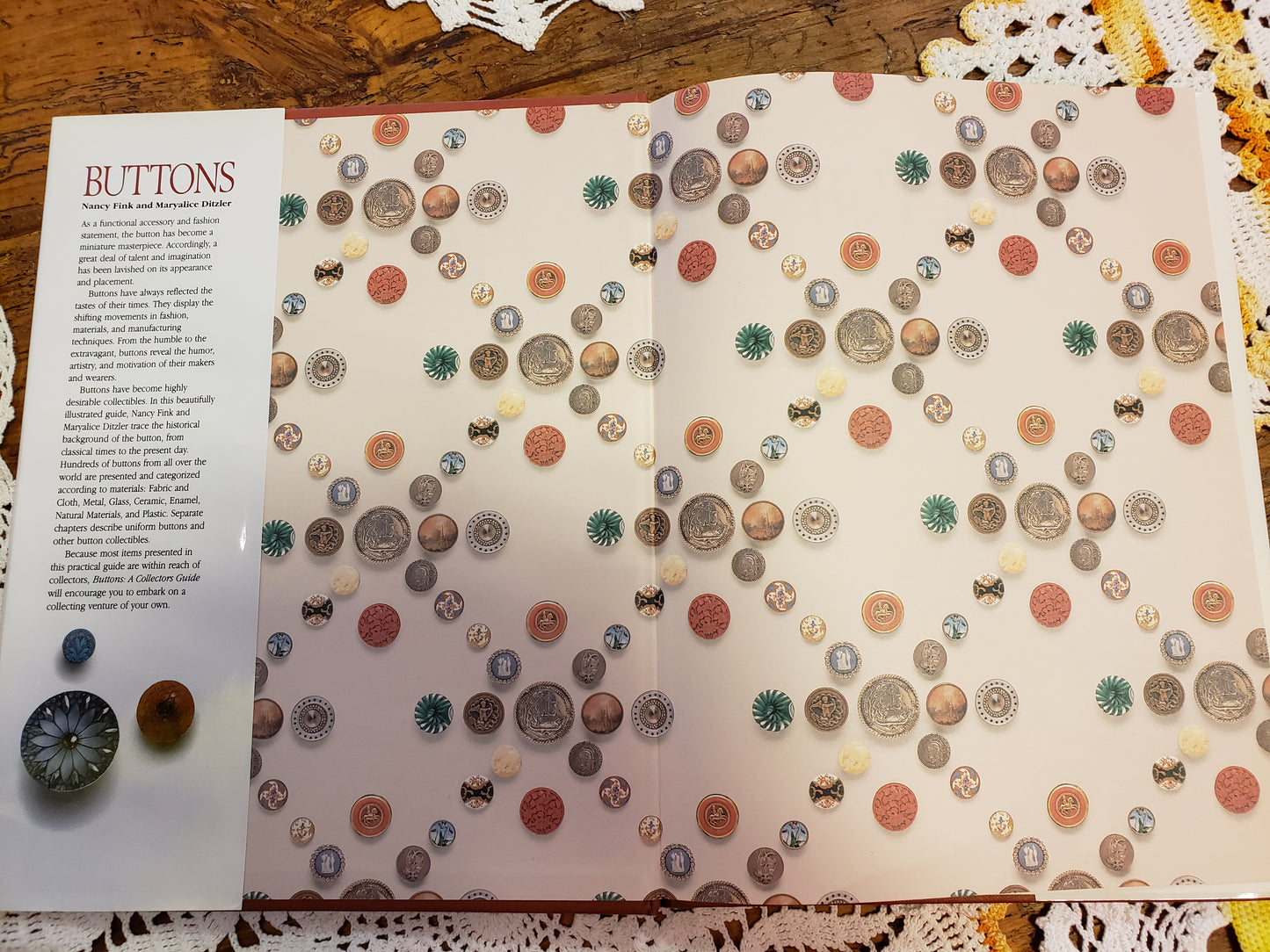 Buttons: The Collector's Guide to Selecting, Restoring, and Enjoying New and Vintage Buttons