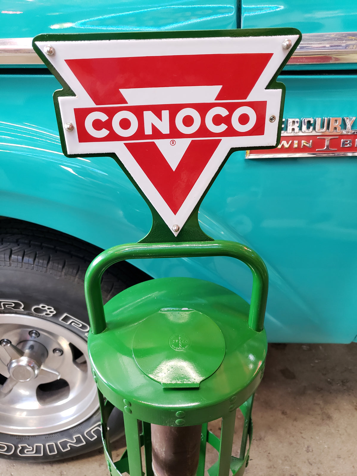 1940's Conoco Oil Can Display Rack